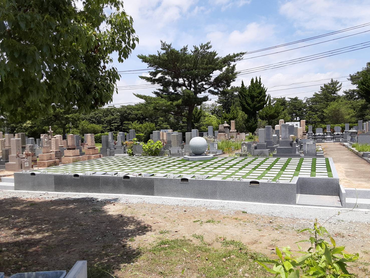普照院墓地