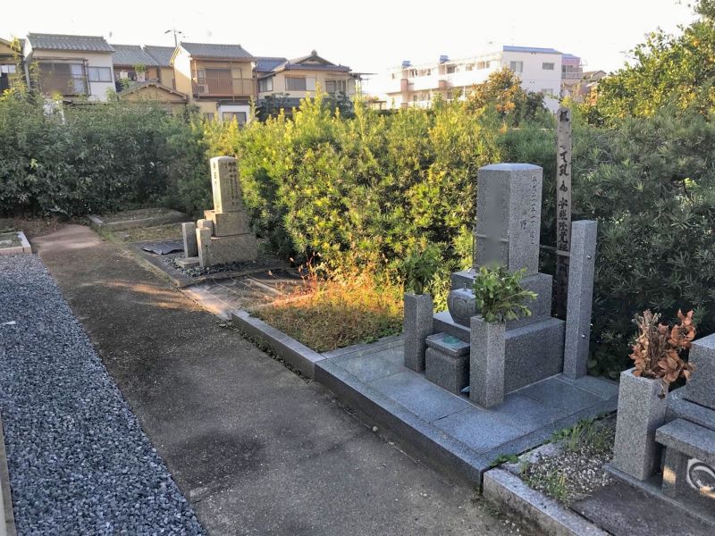 東川島共同墓地