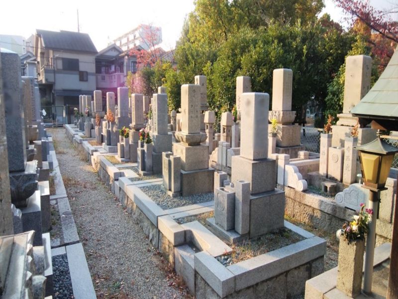 鳥飼野々自治会三組墓地