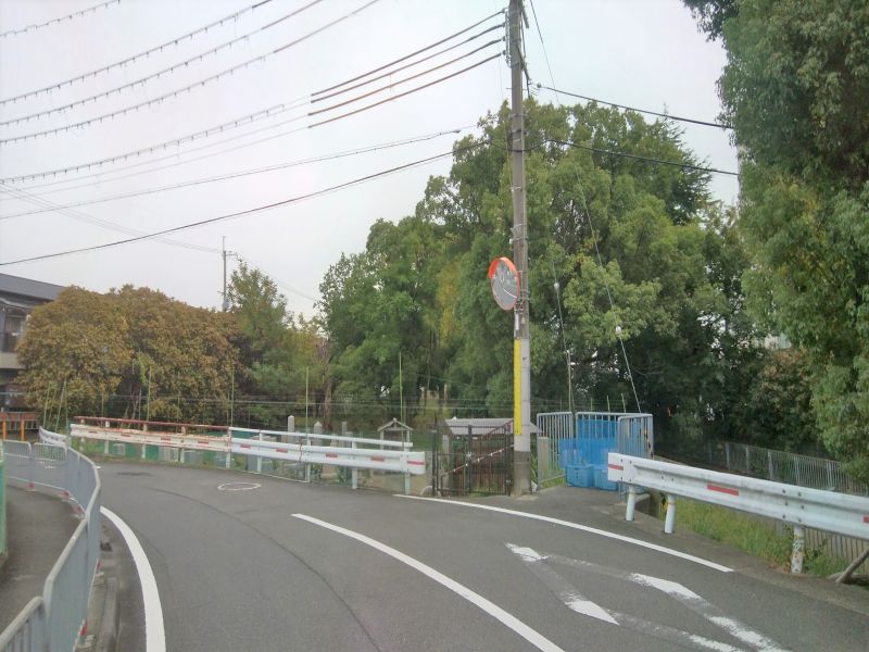 鶴野共同墓地