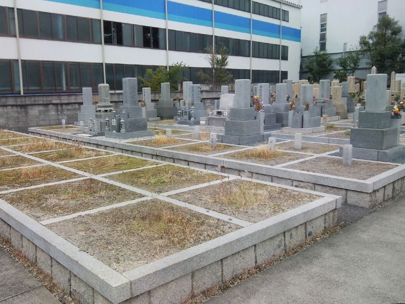 鳥飼中共同墓地