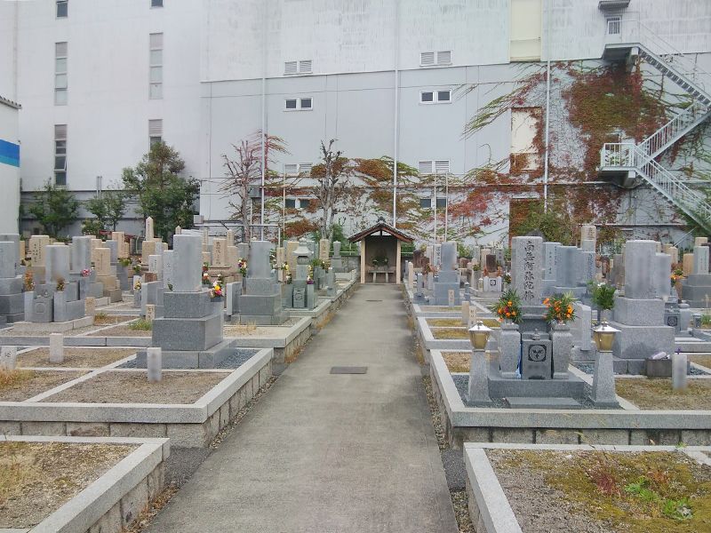 鳥飼中共同墓地