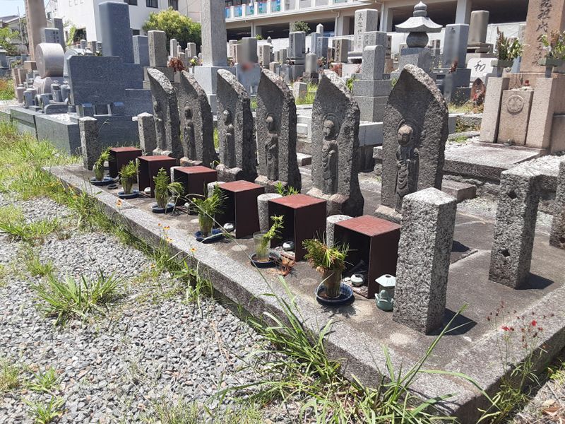 小路・寺内共同墓地