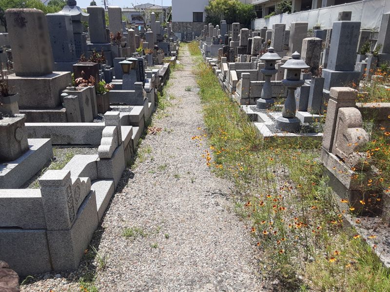小路・寺内共同墓地