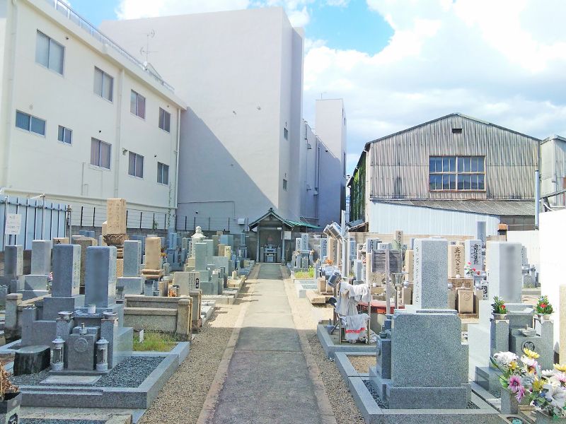 西高井田墓地