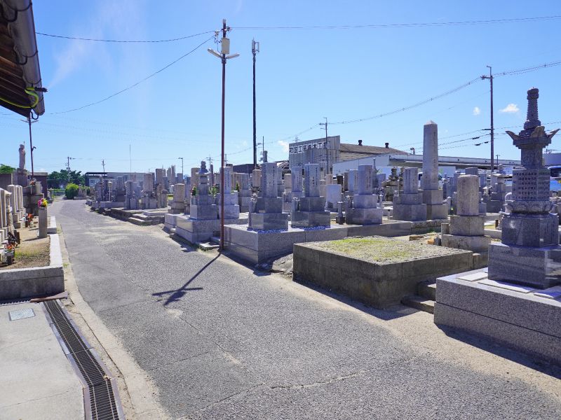 小寺墓地