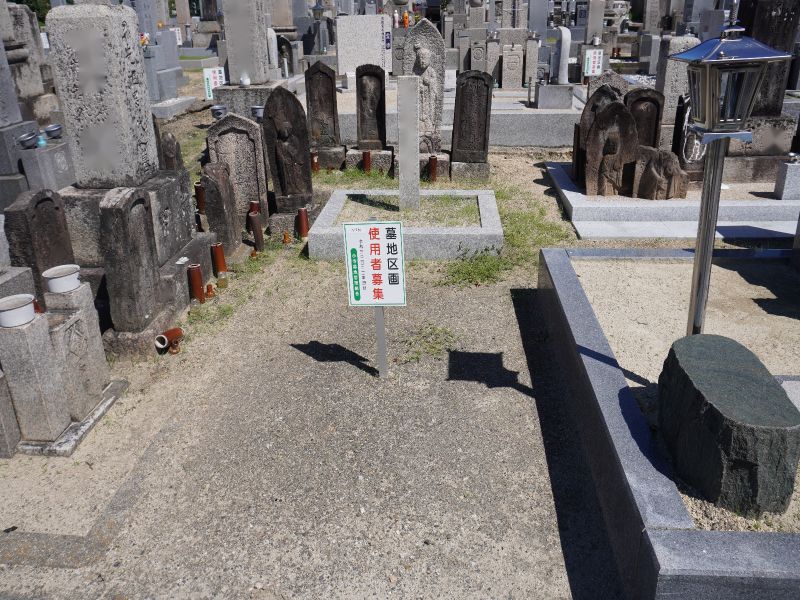 小寺墓地
