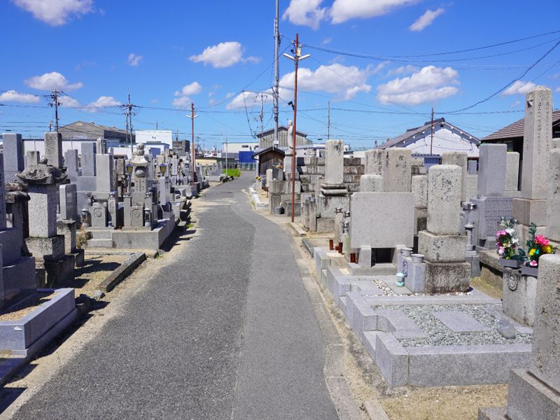 小寺墓地