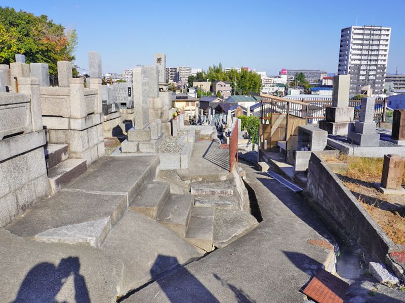 下穂積共同墓地