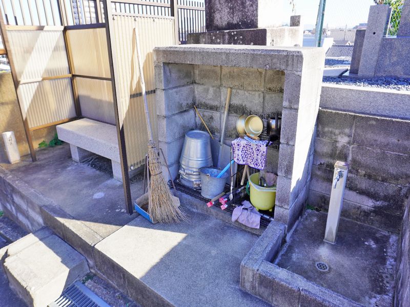 下穂積共同墓地