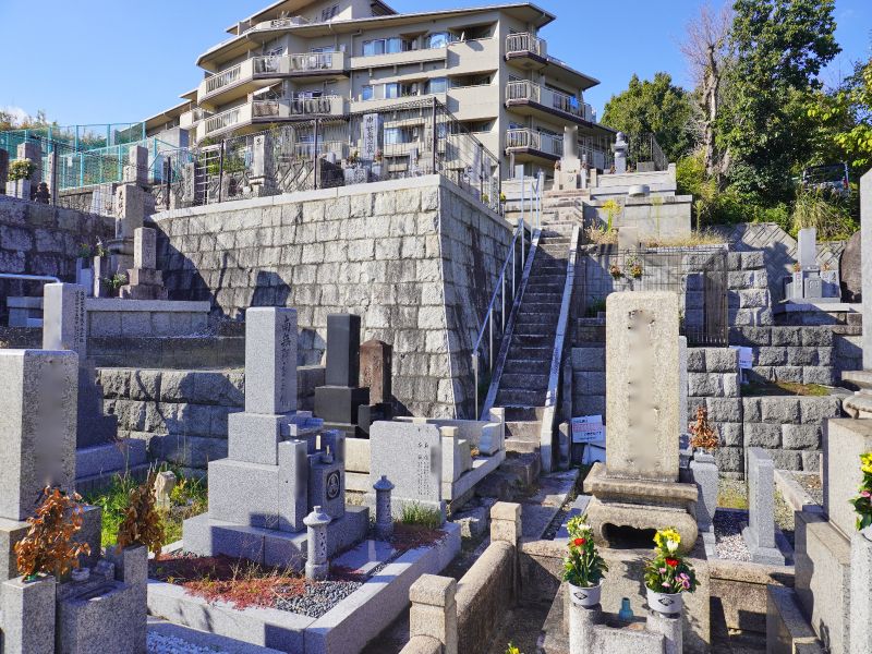 下穂積共同墓地