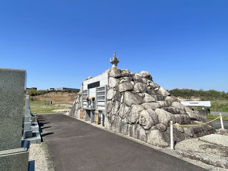 達磨霊園 永代供養墓「浄光塔」