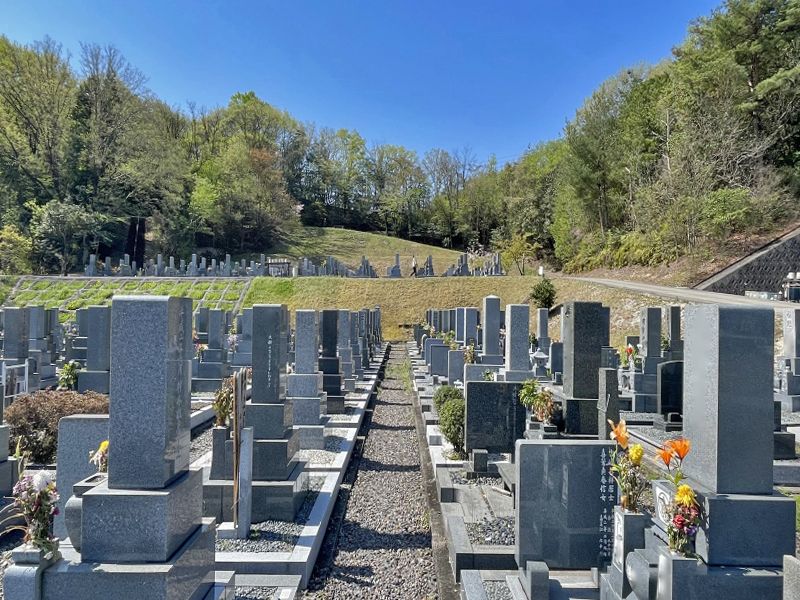 平和霊園 綺麗に管理された霊園内