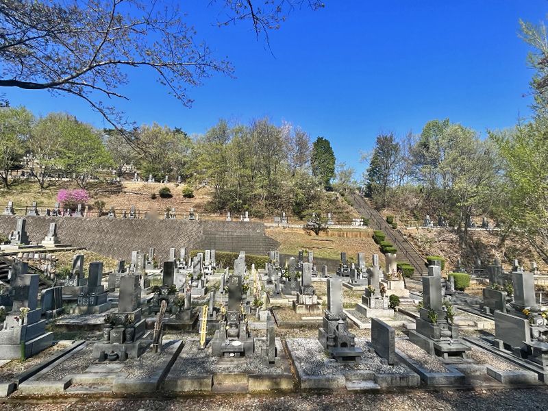 平和霊園 大きく開けた清々しい区画