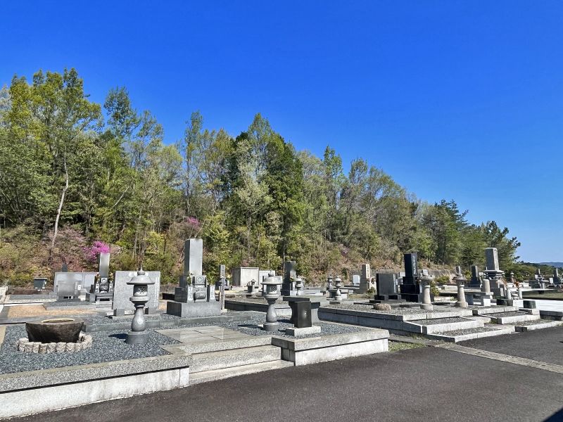 平和霊園 広々とした区画