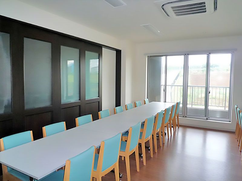 環境霊園 横浜みどりの森　大人数が集まれる休憩室