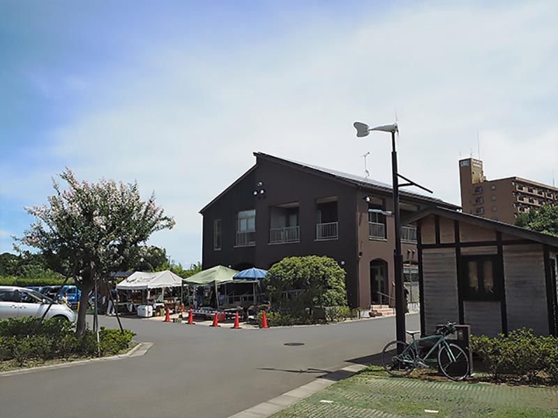 環境霊園 横浜みどりの森　管理棟外観