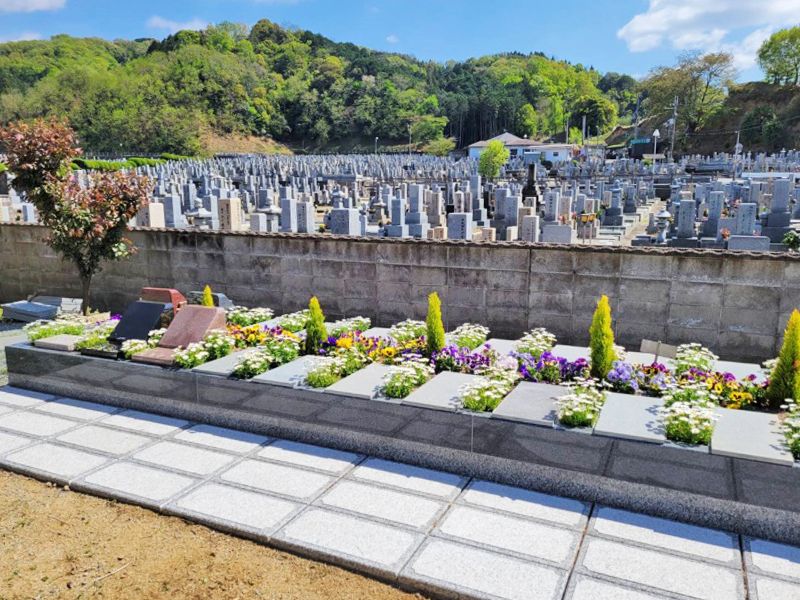 観音寺墓堂