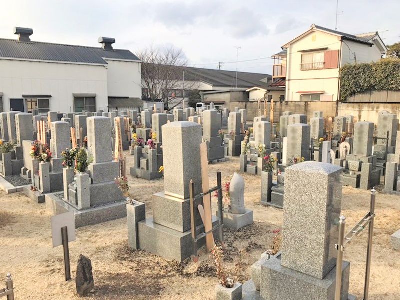 伊勢田墓地