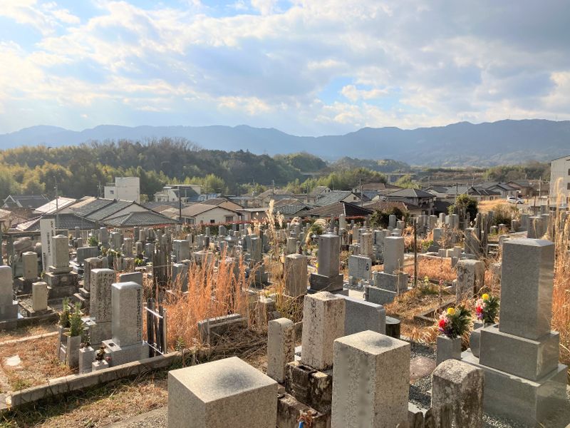 堅田墓地