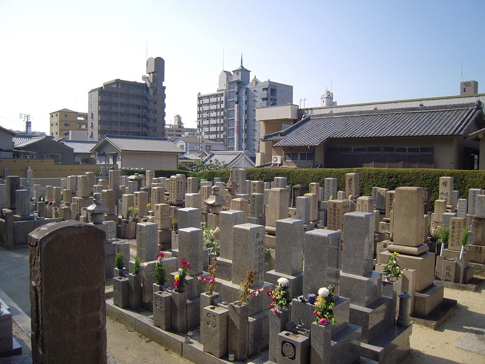 良運院墓地