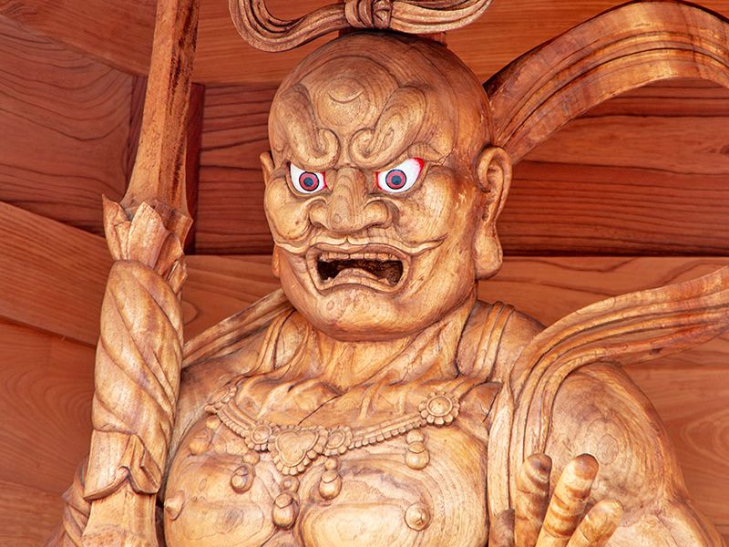 木彫の仁王像