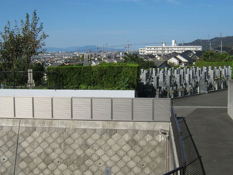 星の丘霊園駐車場から