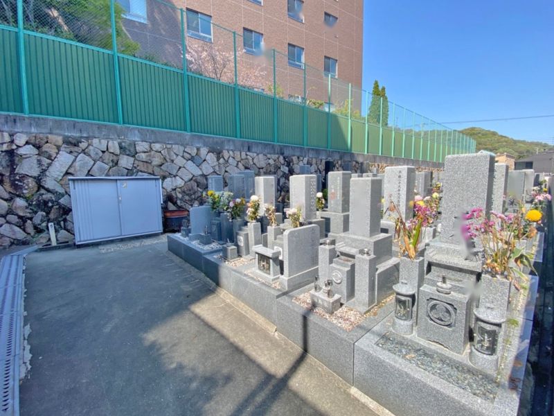 阪急岡本　光明寺墓地