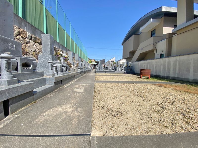 阪急岡本　光明寺墓地