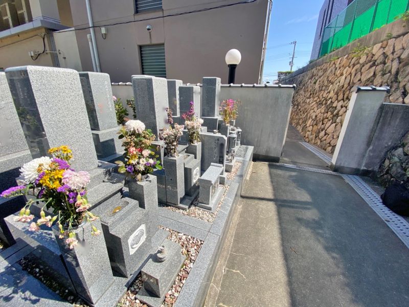 阪急岡本　光明寺墓地