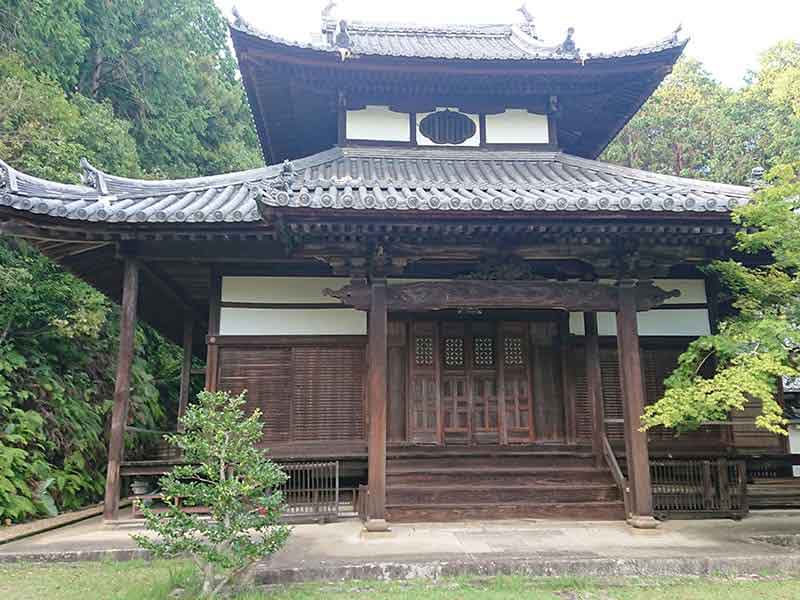 西寿寺霊園本堂