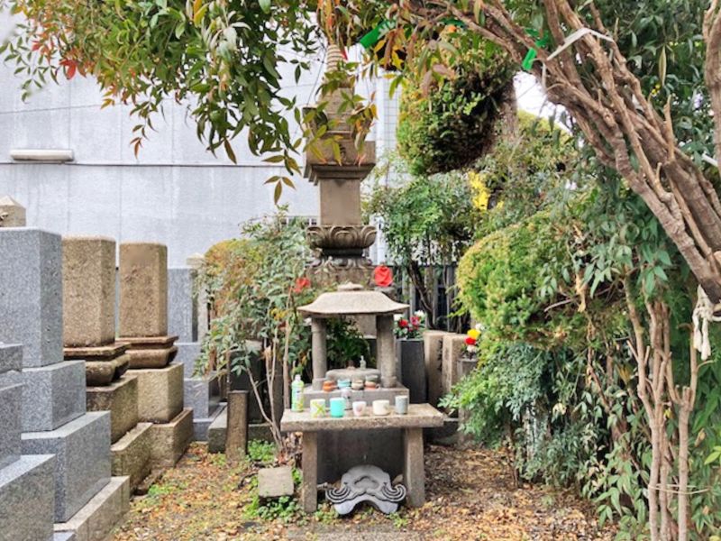 足代墓地
