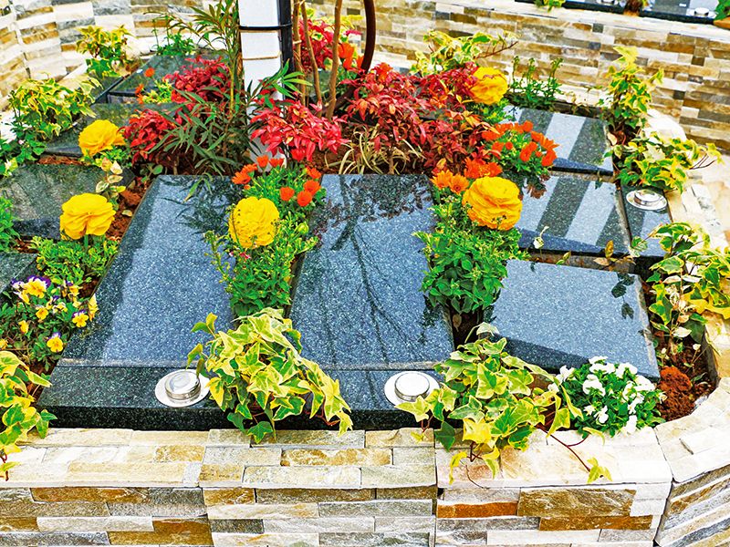 新宿区 樹木葬「瑠璃の光」