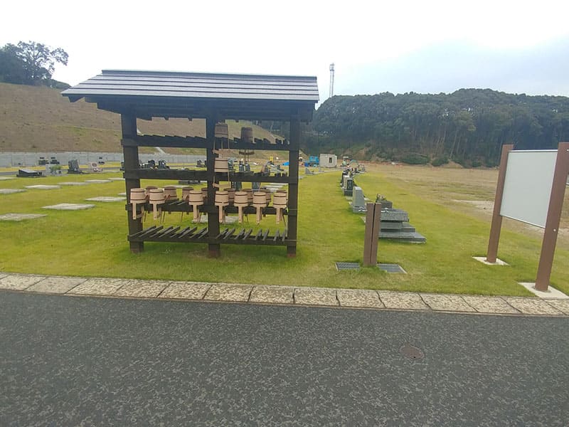 袋井市夢の丘墓園の水場