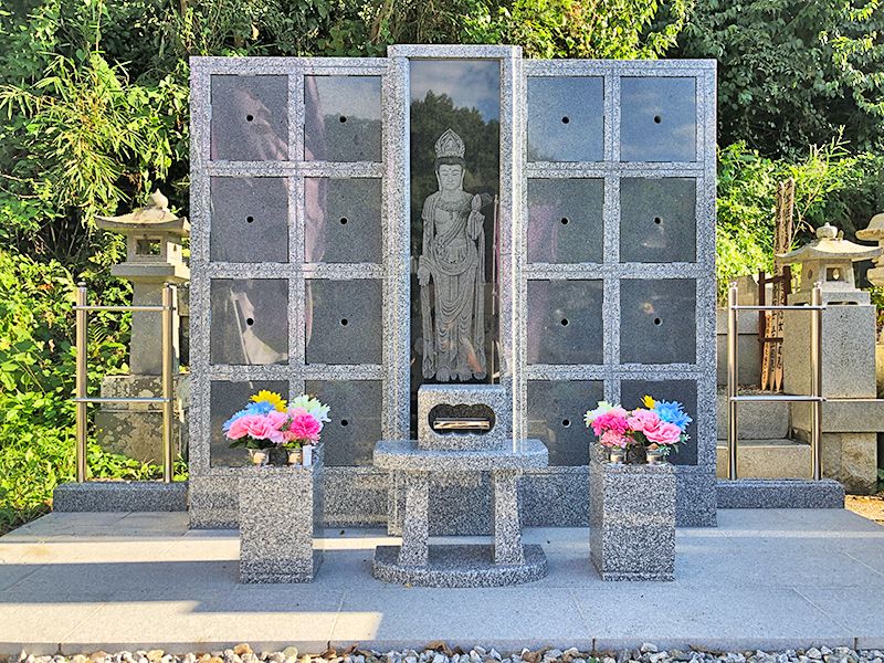 釣月寺 のうこつぼ