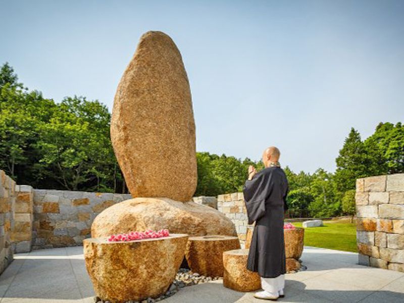 浄苑墓（永代供養付き、 イサム・ノグチを支えた石彫家 和泉正敏先生の作品）