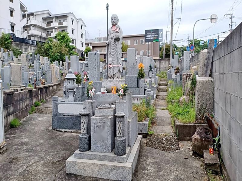 東之阪町墓地
