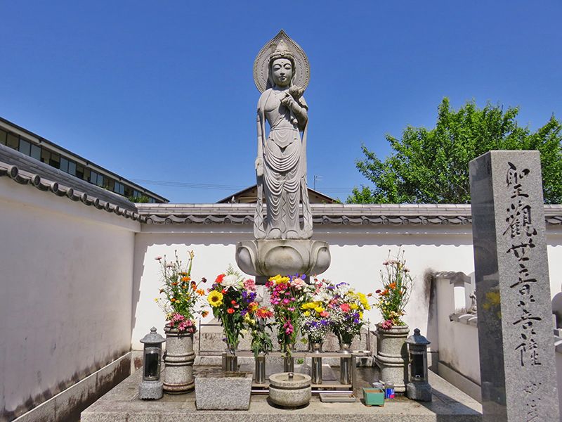 大徳寺永代供養墓　聖観音