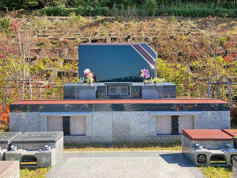 樹木葬もやいの碑