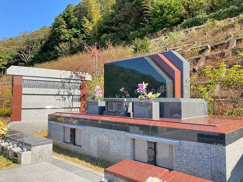 樹木葬もやいの碑