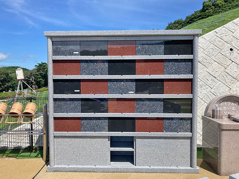 悠久の丘　屋外納骨壇梢（こずえ）