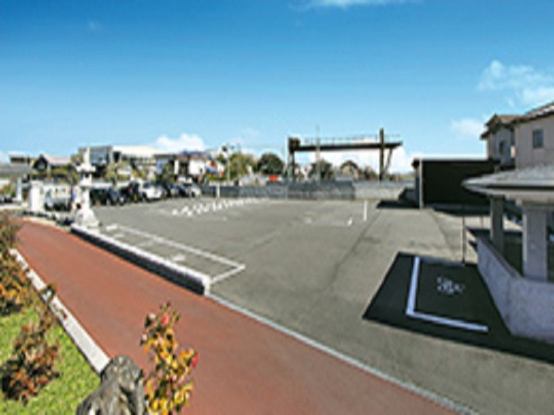 光輪霊園　バリアフリーの駐車場