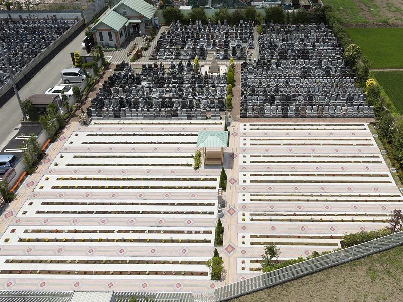 よしかわ聖地霊園グリーンピアの墓地全景