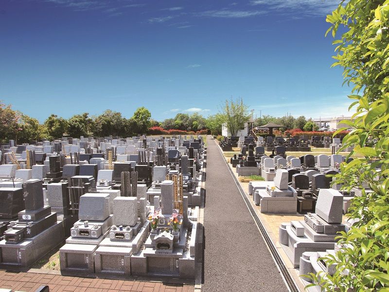 やすらぎ浄苑　和型・洋型の墓石が建立