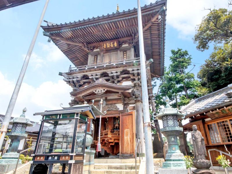 木造山門の外観