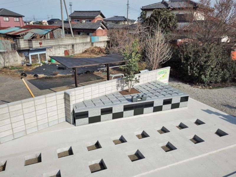 韮塚共同墓地