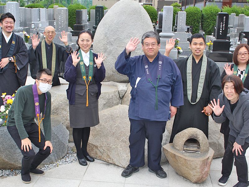 職員の集合写真