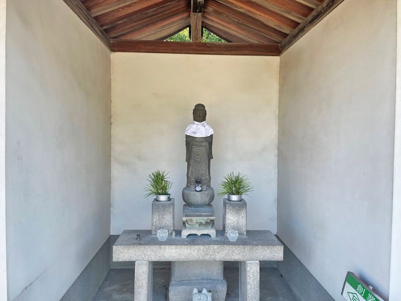 野中共同墓地