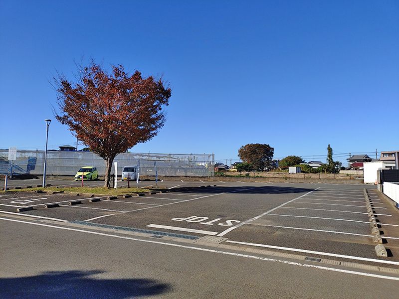 大型駐車場があり、お盆やお彼岸時でもゆったり駐車できます。