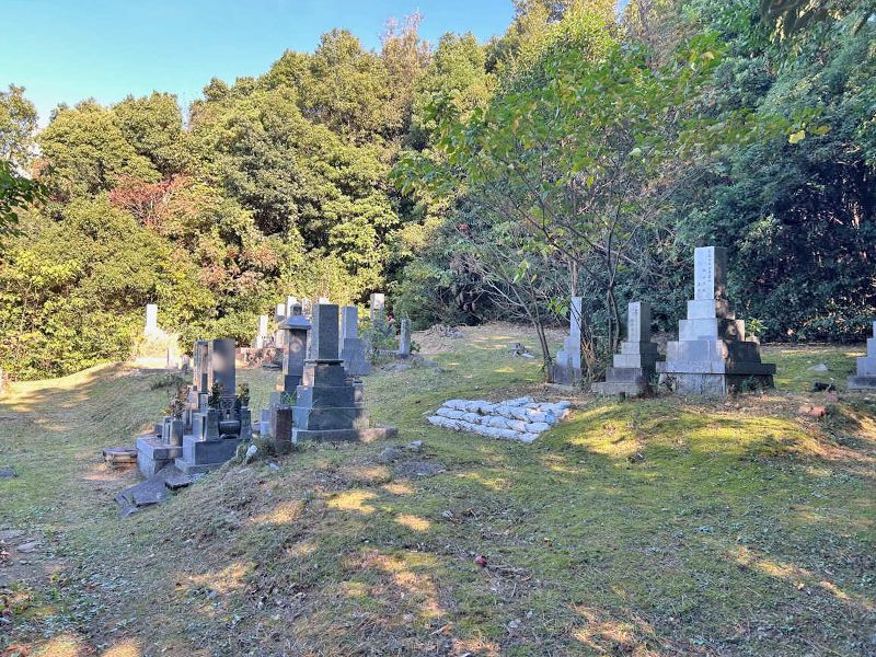 半田市営 成岩墓地